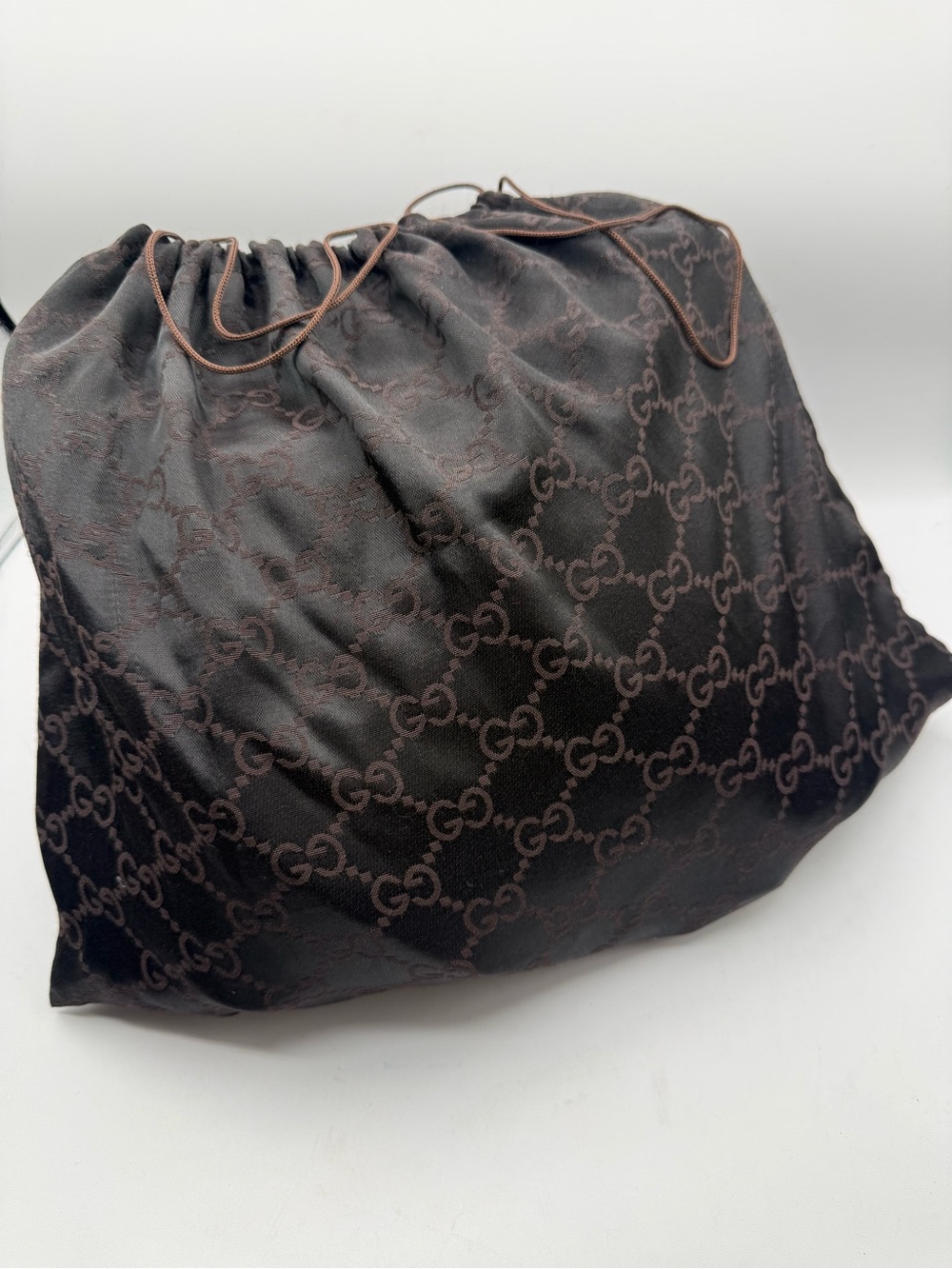 Gucci ๐ฅ EUC messenger bag authentic super clean nicest one online w/ dustbag - Picture 17 of 17